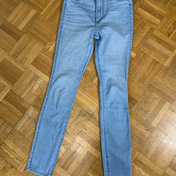 Abercrombie High Rise Jean Legging Light Wash - Picture 6 of 12